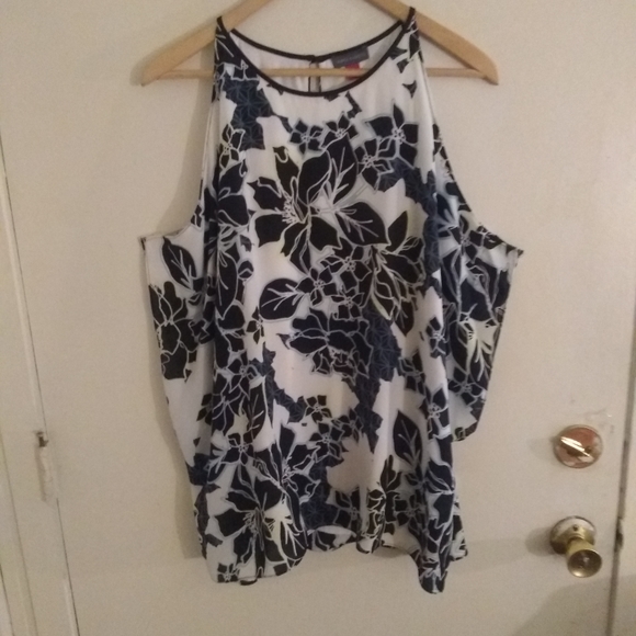 Vince Camuto Tops - Vince Camuto Top